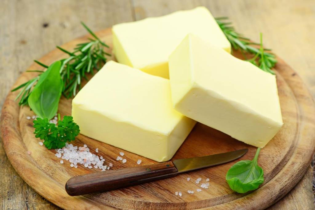 Dlaczego masło jest zdrowsze od margaryny?