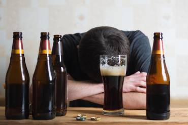 Grupa ryzyka uzależnienie od alkoholu – czy się do niej zaliczasz?