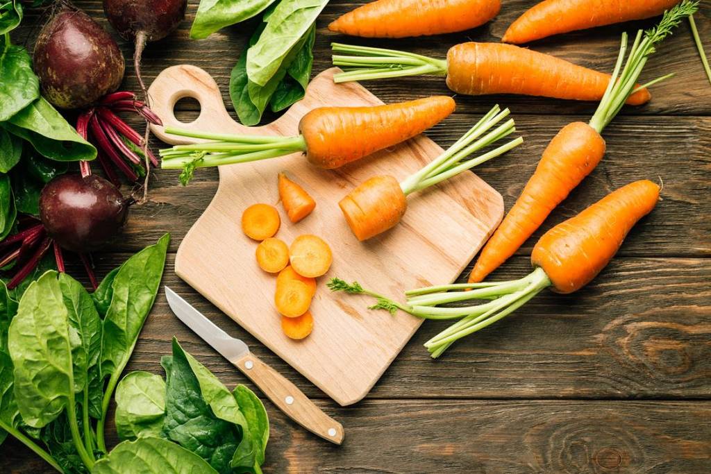Dlaczego warto jeść surowe warzywa?
